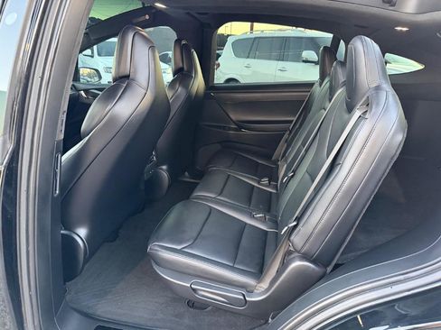Used 2018 Tesla Model X 75D image 15