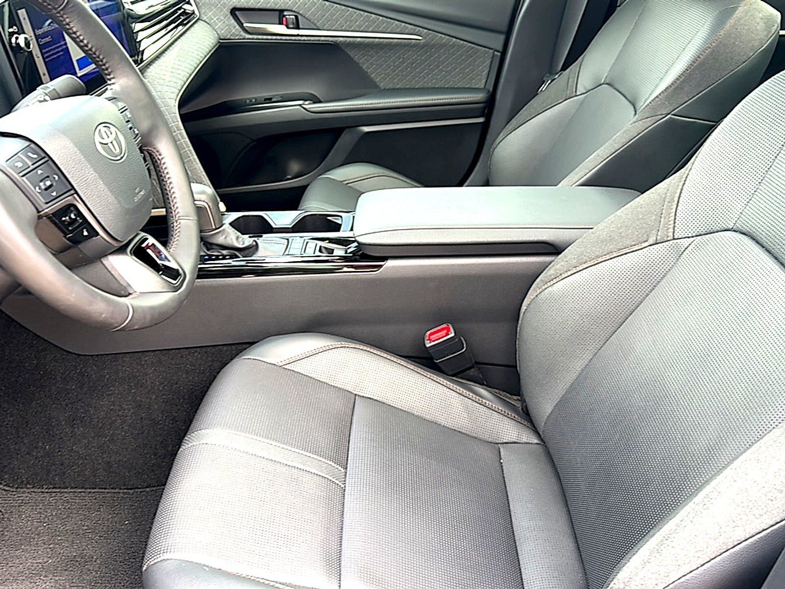 Used 2025 Toyota Camry XLE w/ Premium Package FWD image 12