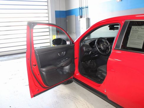 Used 2025 Honda HR-V Sport image 7