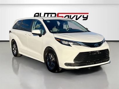 Used 2022 Toyota Sienna LE