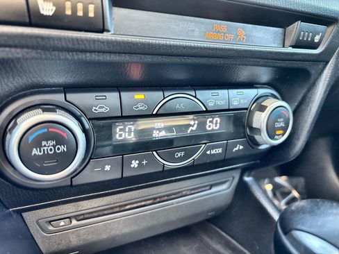 Used 2015 MAZDA MAZDA3 i Grand Touring image 17