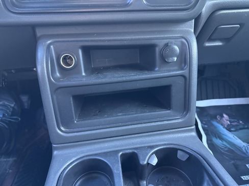 Used 2004 Chevrolet Silverado 2500 LT w/ Heavy-Duty Power Package image 27