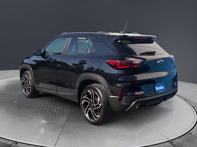 Used 2025 Chevrolet TrailBlazer RS w/ Convenience Package AWD/4WD image 3
