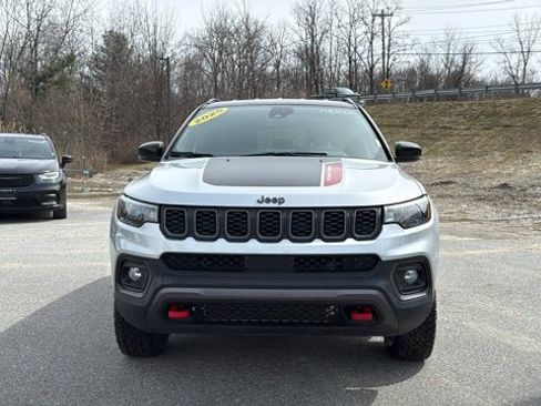 Certified 2025 Jeep Compass Trailhawk w/ Trailhawk Convenience Group AWD/4WD image 3
