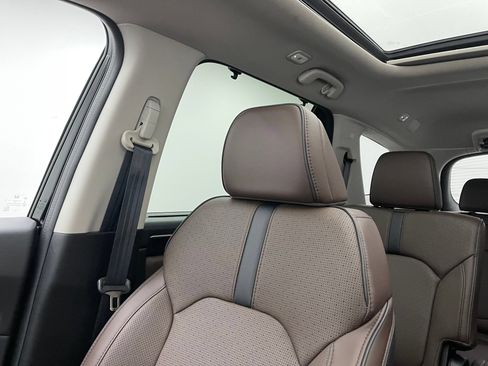 Used 2023 Honda Pilot Elite image 45