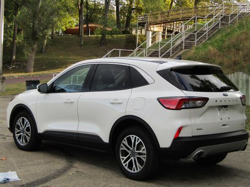 Certified 2022 Ford Escape SEL w/ Technology Package image 3