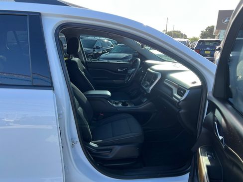 Used 2021 GMC Acadia SLE w/ Driver Convenience Package FWD image 16