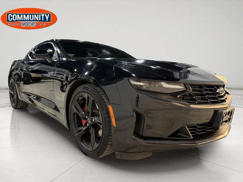 Used 2021 Chevrolet Camaro LT w/ Technology Package image 5