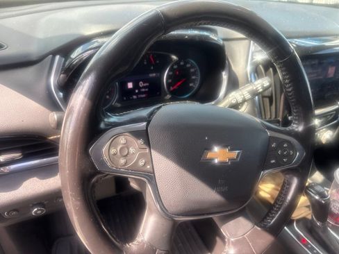 Used 2020 Chevrolet Traverse Premier FWD image 17