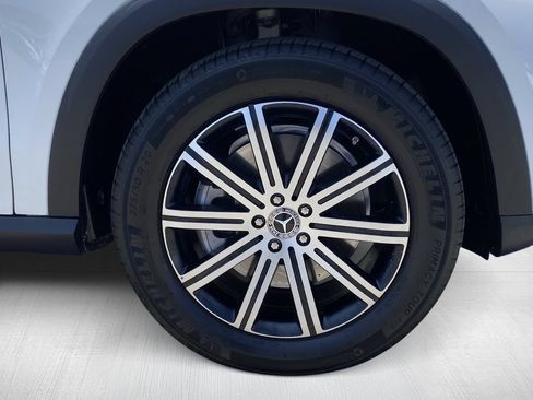 Used 2025 Mercedes-Benz GLE 450 4MATIC image 14