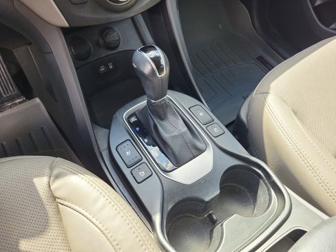 Used 2017 Hyundai Santa Fe Sport w/ 2.4L Tech Package 04 image 24