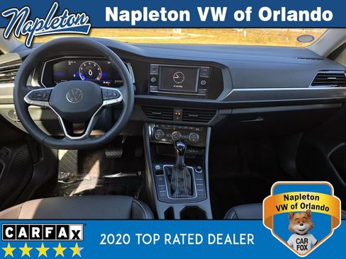 Used 2024 Volkswagen Jetta SE image 13