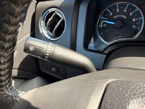 Used 2012 Ford F150 XLT w/ XTR Pkg image 33