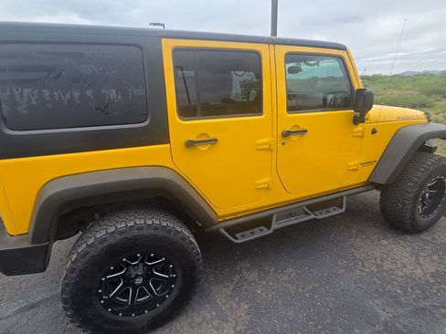 Used 2015 Jeep Wrangler Unlimited Rubicon w/ Connectivity Group image 6