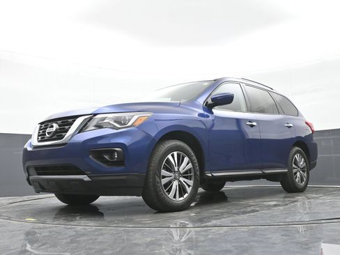 Used 2020 Nissan Pathfinder SV AWD/4WD image 46