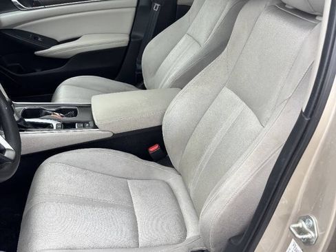 Used 2020 Honda Accord EX image 9