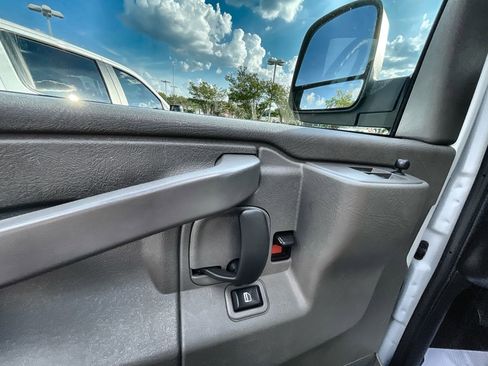 Used 2022 Chevrolet Express 3500 LS image 13