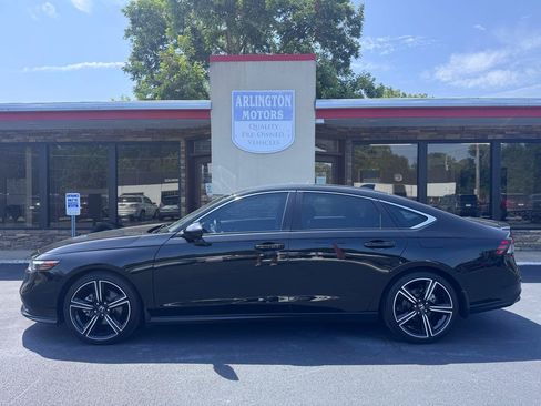Used 2023 Honda Accord Sport image 1