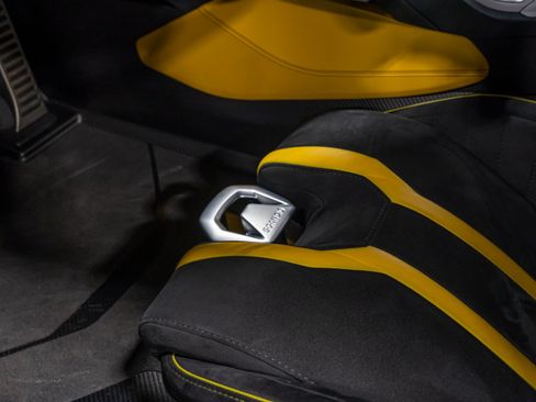 Used 2022 Lamborghini Huracan STO RWD image 41