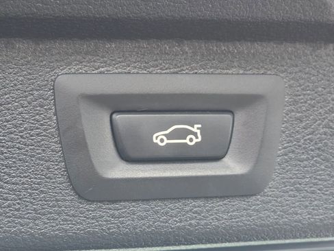 Used 2017 BMW X5 xDrive40e image 18