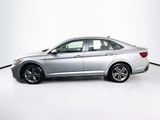 Used 2024 Volkswagen Jetta SE image 4