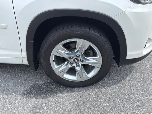 Used 2019 Toyota Highlander Limited AWD/4WD image 13