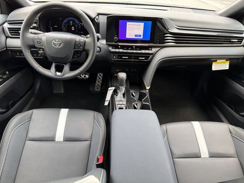 New 2026 Toyota Camry Hybrid FWD image 23