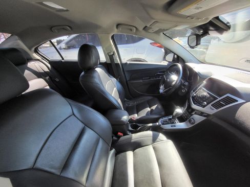 Used 2016 Chevrolet Cruze LT image 8