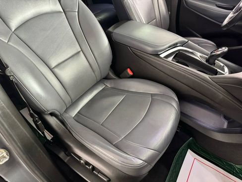 Used 2018 Buick Enclave Essence image 34