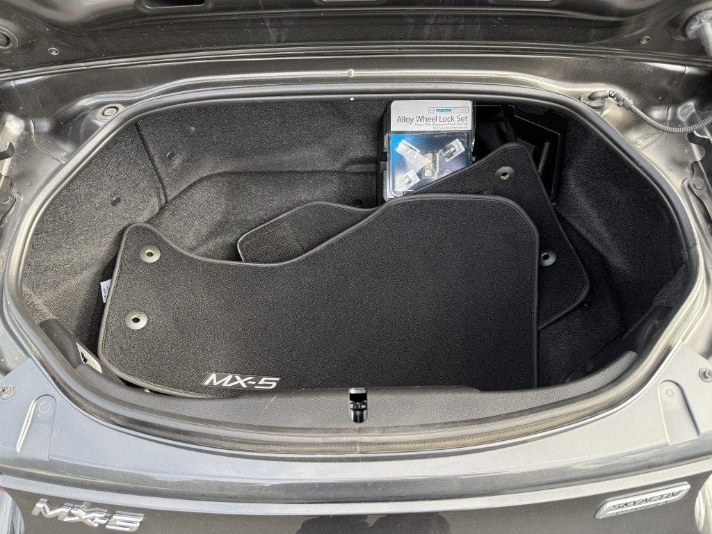 Used 2017 MAZDA MX-5 Miata RF Grand Touring RWD image 6