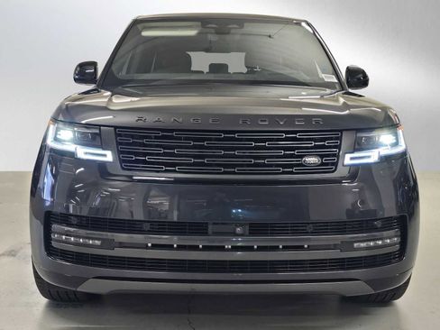 New 2025 Land Rover Range Rover Long Wheelbase SE image 8