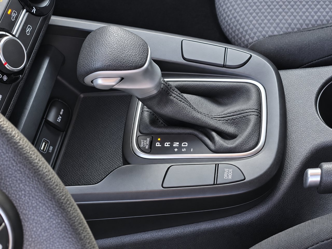 Used 2023 Kia Soul LX w/ LX Technology Package FWD image 19