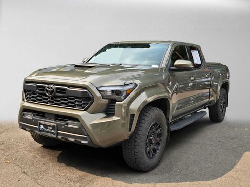 Used 2024 Toyota Tacoma TRD Sport w/ TRD Sport Premium Package AWD/4WD image 7