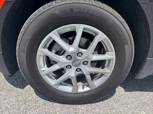 Used 2024 Chevrolet Equinox LT w/ LPO, Cargo Package FWD image 2
