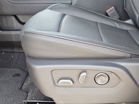 New 2026 GMC Sierra 3500 Denali w/ Denali Reserve Package image 17