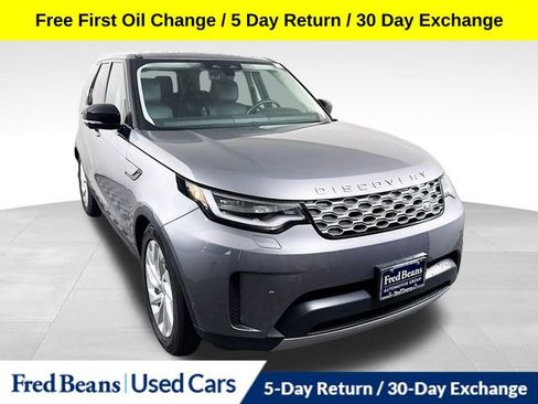 Used 2024 Land Rover Discovery S image 1