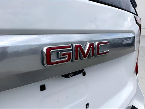 Used 2021 GMC Yukon Denali w/ Advanced Technology Package AWD/4WD image 33