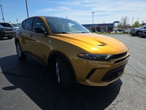 Used 2025 Dodge Hornet R/T w/ R/T Plus Package AWD/4WD image 9