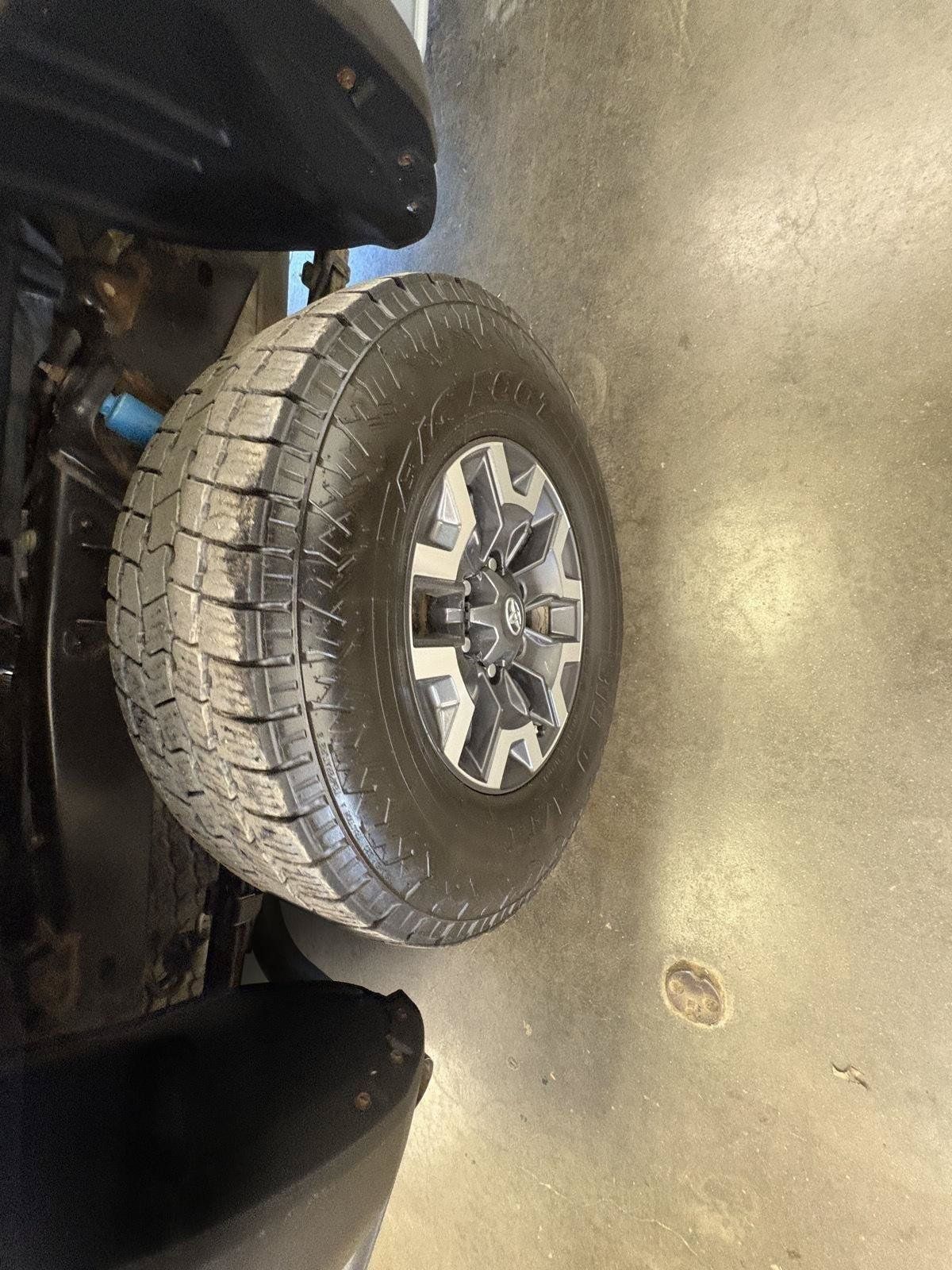 Used 2019 Toyota Tacoma TRD Off-Road AWD/4WD image 11
