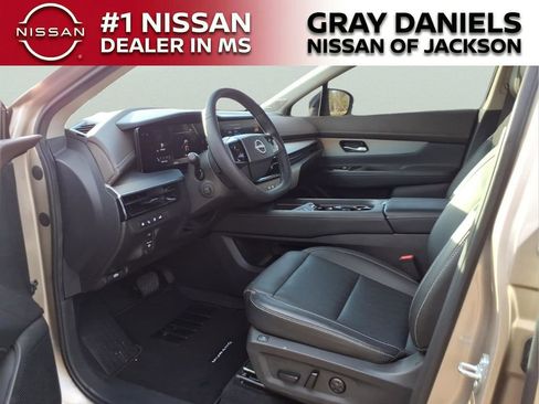 Certified 2025 Nissan Murano Platinum w/ Cargo Package image 24