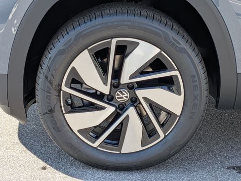 New 2026 Volkswagen Atlas SE image 10