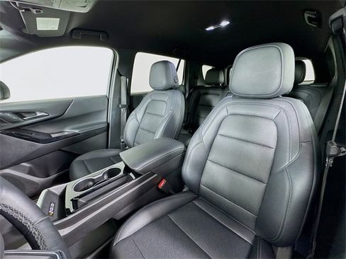 Used 2025 Chevrolet Equinox LT w/ Convenience Package II image 11