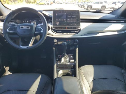 Used 2023 Jeep Compass Limited image 10