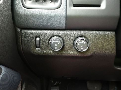 Used 2022 Chevrolet Colorado Z71 image 17