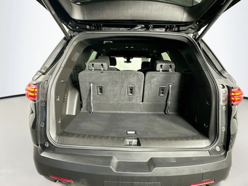 Used 2023 Chevrolet Traverse LT w/ Midnight/Sport Edition AWD/4WD image 27