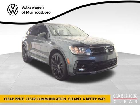 Used 2021 Volkswagen Tiguan SE image 3