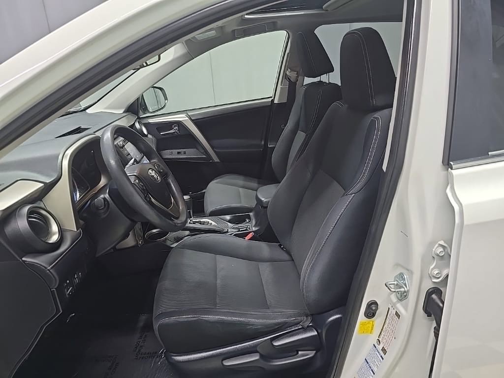 Used 2014 Toyota RAV4 XLE AWD/4WD image 9