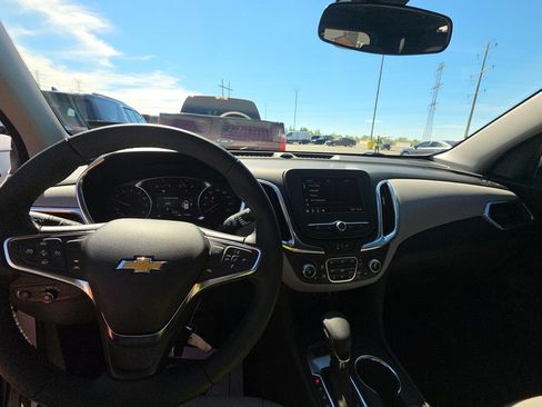 Used 2024 Chevrolet Equinox LT AWD/4WD image 11