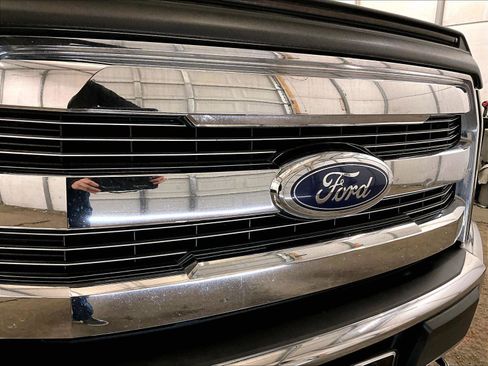 Used 2015 Ford F150 Lariat image 29