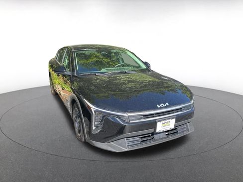 Used 2025 Kia K4 FWD image 2